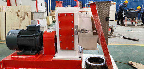 Animal feed granulator machine packing and shipping to El Salvador 