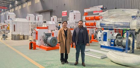 Iraq customers visit our feed machine factory