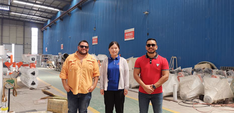 Clients from Peru visit our feed machines factory