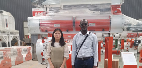 Customer from Rwanda visits our feed production machines factory