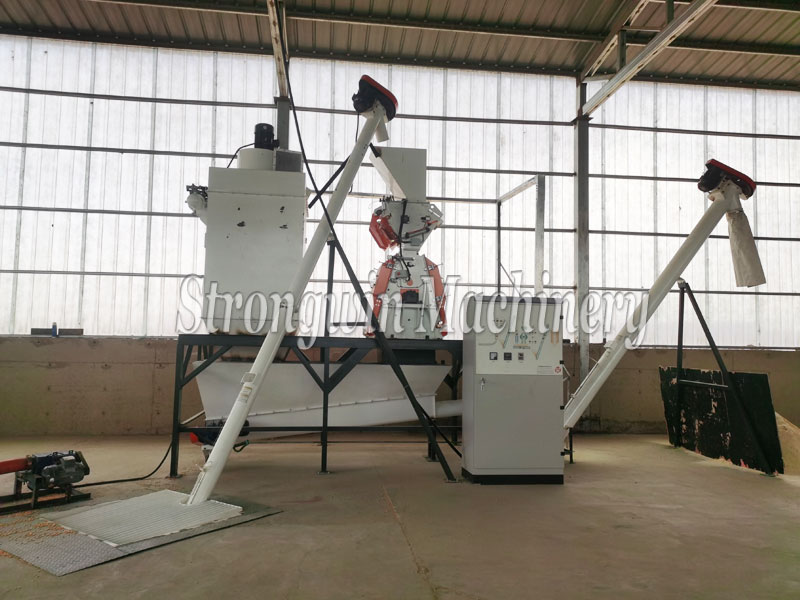 Installation and commissioning of corn crushing system for customers in Zhangjiakou