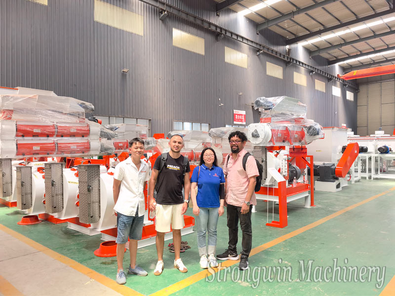 Customers from Bolivia visits our factory for feed pellet line