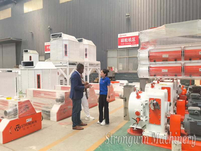 Customer from Ghana visits our feed production equipments factory