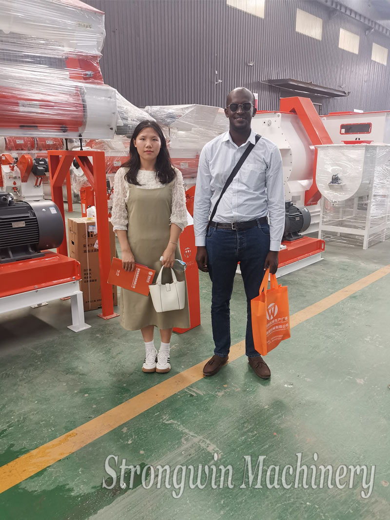 Customer from Rwanda visits our feed production machines factory