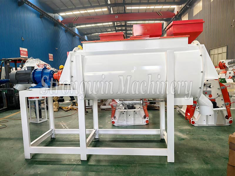 Animal Feed Crushing and Mixing Manufacturing Machines packing and shipping to Chile