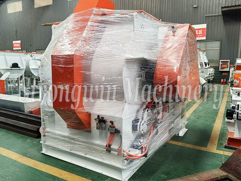 75Kw Animal Feed Powder Production System Machine packing and shipping to Ecuador