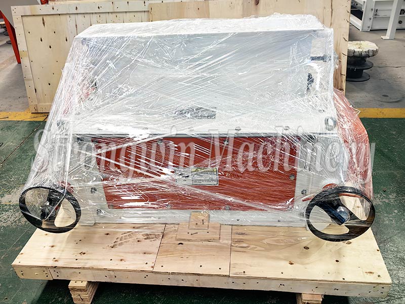 SSLG15x80 baby chick feed crumbler machine packing and shipping to Peru