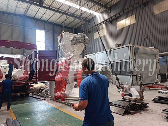 22kw animal feed crushing system equipment packing and shipping to Hebei Province, China