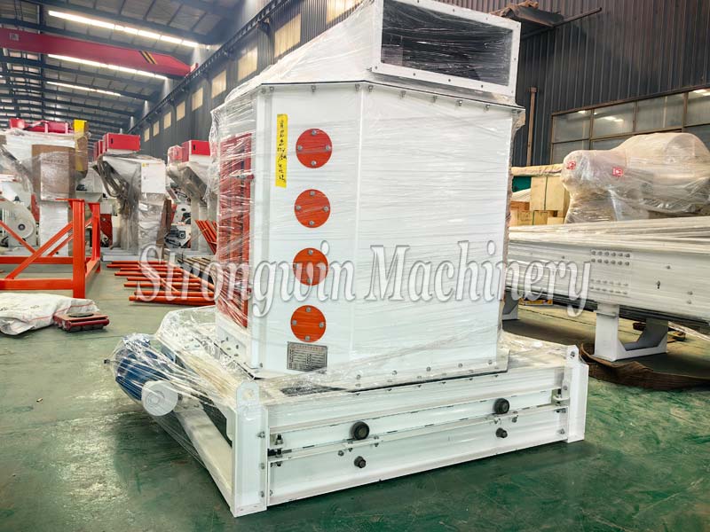 2 TPH Bird Feed Pellet Manufacturing Machine Plant packing and shipping to Kenya