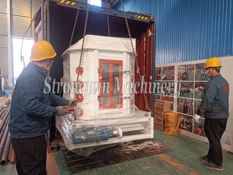 SZLH250 Animal Feed Pellet Machine and Cooling System packing and shipping to Peru