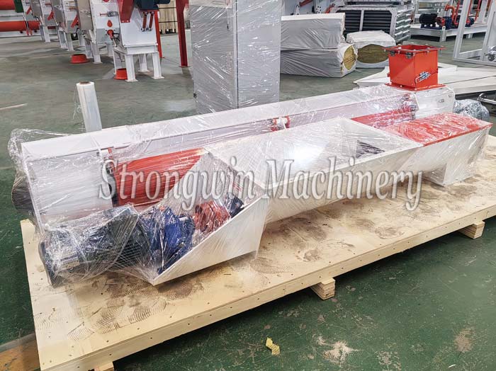 Animal feed granulator machine packing and shipping to El Salvador